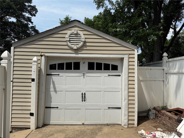 11 S Duchesne Dr, Florissant, MO 63031