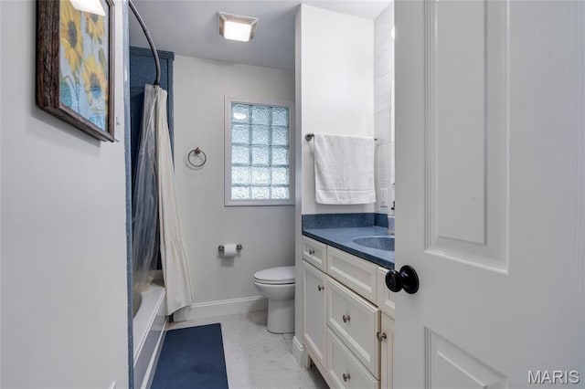 5701 State Road P, De Soto, MO 63020 - full bath featuring vanity and shower / bath combination with curtain