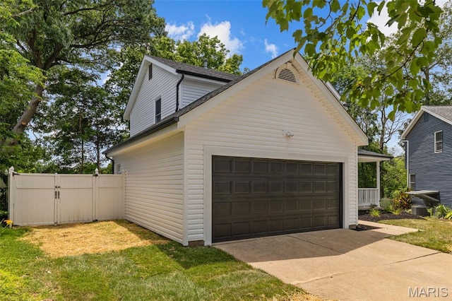 145 Aspencade Cir, Saint Peters, MO 63376 - view of garage