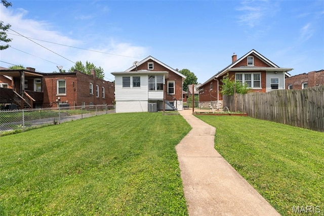 5524 Devonshire Ave, Saint Louis, MO 63109 - back of property with a fenced backyard