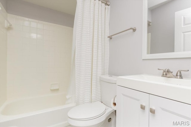 1655 Oakwood Dr, Ofallon, MO 63366 - full bath featuring vanity and shower / bath combination with curtain
