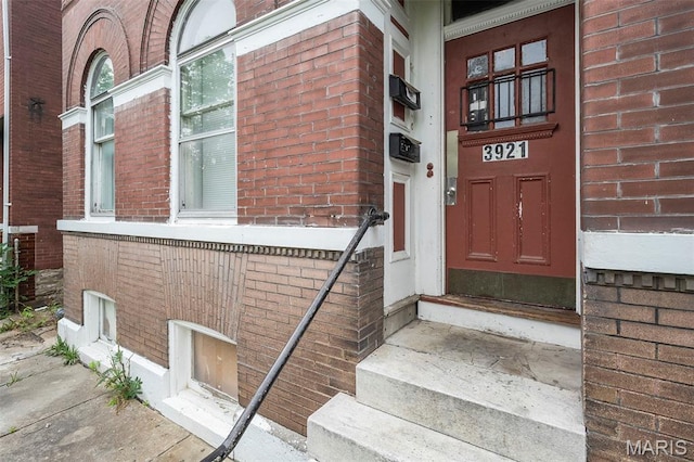 3921 Pennsylvania Ave, Saint Louis, MO 63118 - entrance to property with brick siding