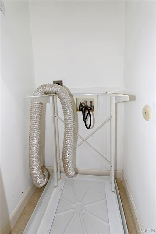 2636 S Mcknight Rd, Rock Hill, MO 63124 - laundry view of baseboards
