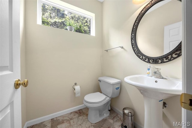 5 Hickory Glen Ct, Lake St Louis, MO 63367 - bathroom featuring toilet and baseboards