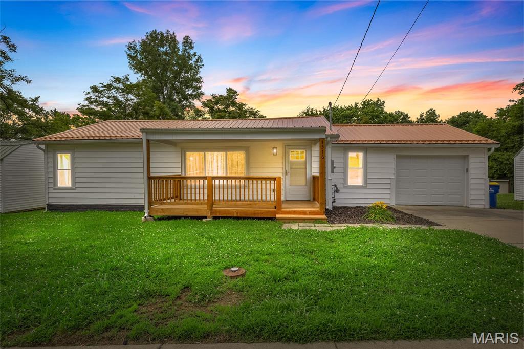1316 Horine Rd, Festus, MO 63028