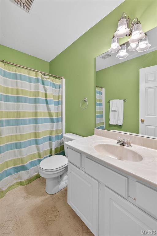 794 Buckboard Ln, Fenton, MO 63026 - full bathroom with vanity, a chandelier, and a shower with shower curtain