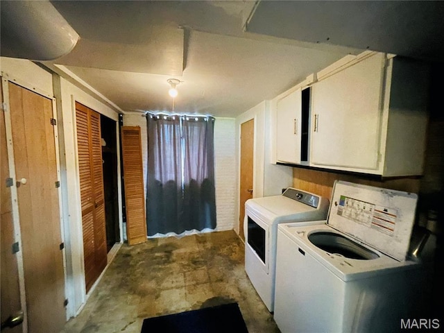 628 Valley View Dr, Bethalto, IL 62010 - laundry room featuring washer and dryer and cabinet space