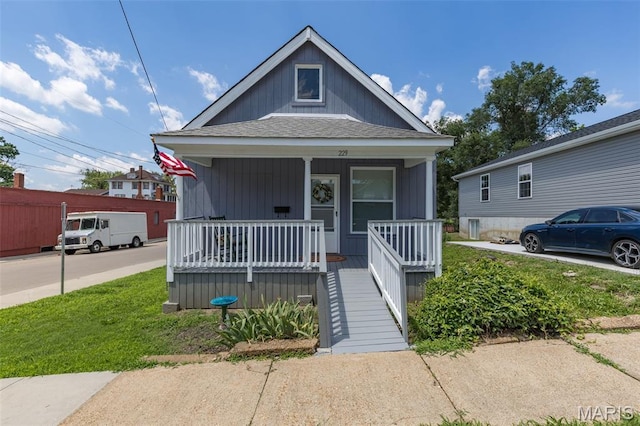 229 Broadway Ave, Crystal City, MO 63019 - view of front of property with a porch and roof with shingles