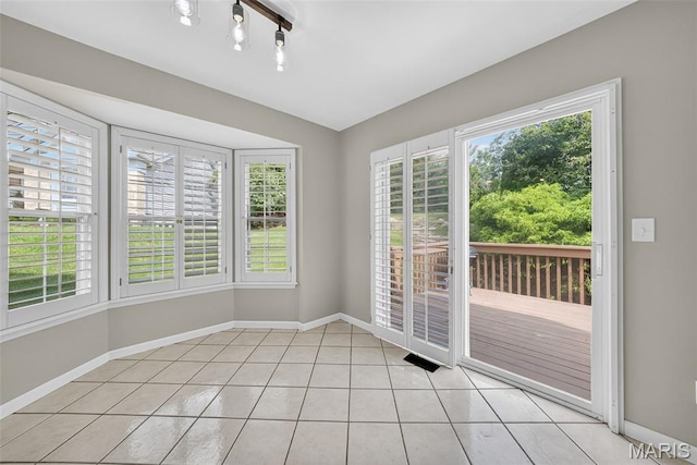2417 S Lakeridge Ct Unit 14, Lake St Louis, MO 63367 - unfurnished sunroom with plenty of natural light