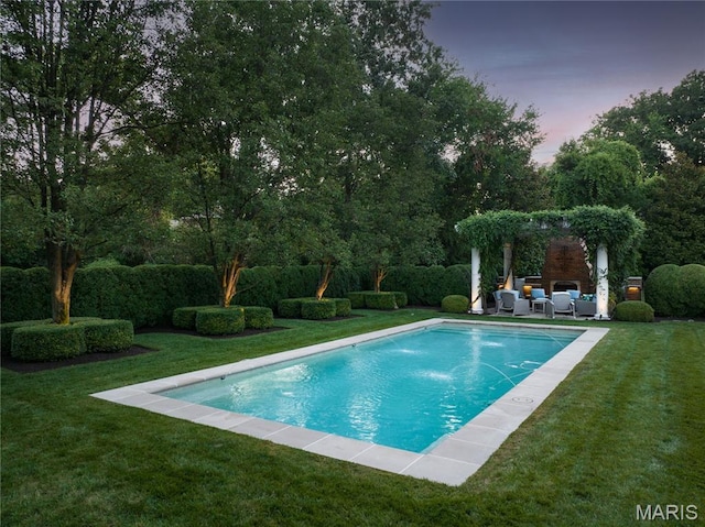 10420 Litzsinger Rd, Frontenac, MO 63131 - swimming pool with outdoor lounge area and a yard