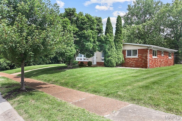 7944 Westover Pl, University City, MO 63130 - view of grassy yard