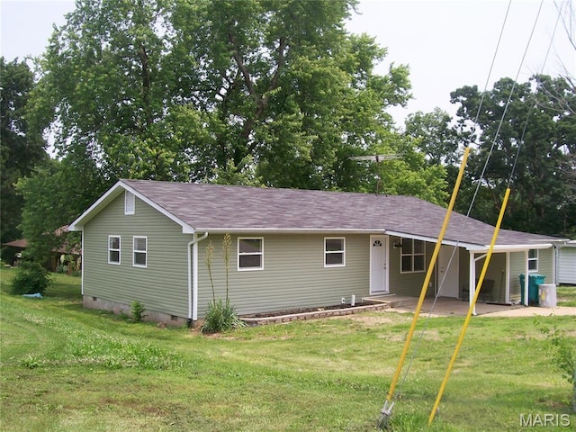 243 Jones St, Sullivan, MO 63080 - ranch-style home featuring crawl space, a front lawn, and a shingled roof