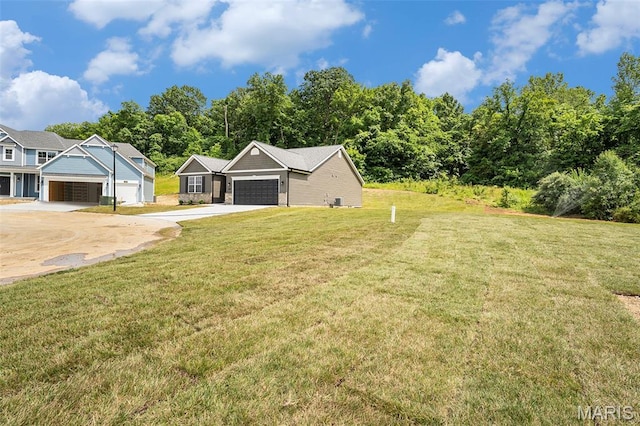 684 Fox Creek Dr, Fenton, MO 63026 - view of grassy yard featuring concrete driveway