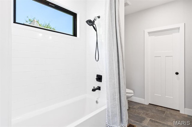 10523 Village Ln, Foristell, MO 63348 - full bath featuring shower / tub combo and toilet