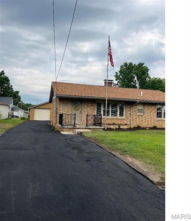 2704 Greenwood Ln, Godfrey, IL 62035 - photo 1