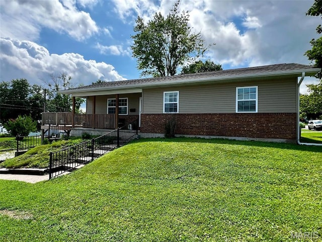 320 N Dickerson St, Palmyra, MO 63461 - single story home featuring brick siding