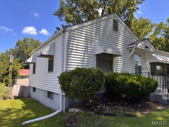 1239 Roxton Dr, Riverview, MO 63137 - photo 2