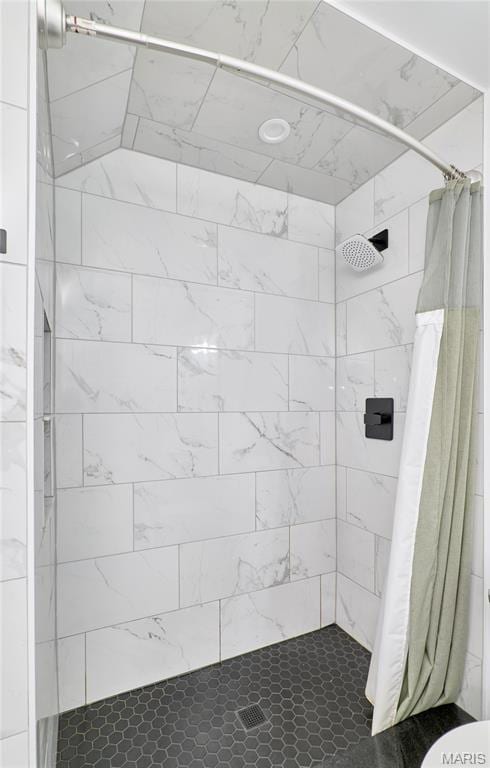 271 Westwood Trl, Foristell, MO 63348 - full bathroom with a tile shower