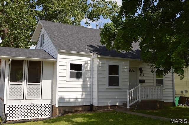 834 Vine St, Festus, MO 63028 - view of front facade featuring a shingled roof