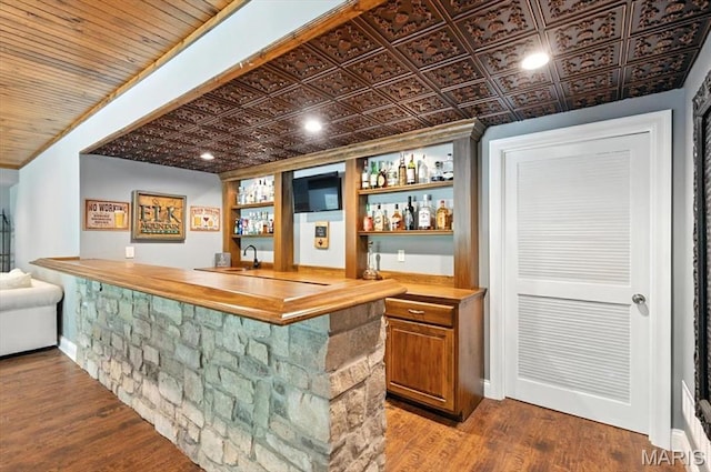 886 Arbor Chase Dr, Wildwood, MO 63021 - indoor wet bar with wood finished floors and an ornate ceiling
