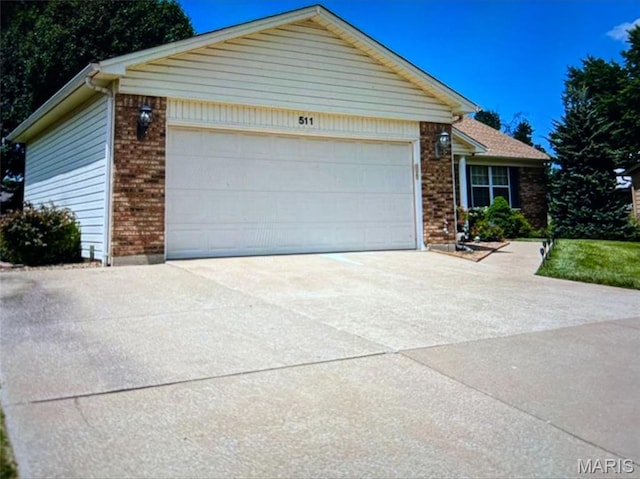 511 Pioneer Dr, Saint Charles, MO 63376 - photo 2