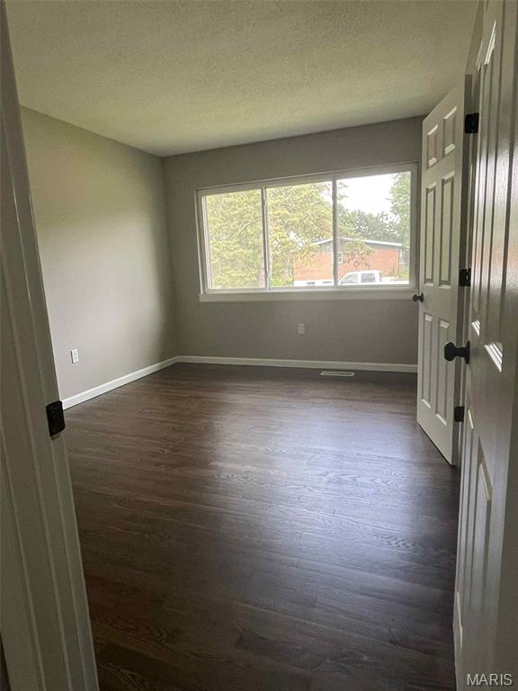2420 Churchill Downs Dr, Florissant, MO 63033 - photo 9