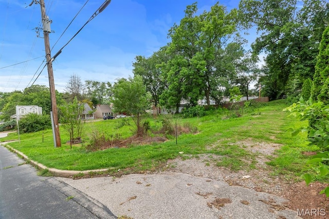 1219 N 4th St, Saint Charles, MO 63301