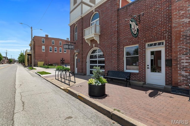 1219 N 4th St, Saint Charles, MO 63301