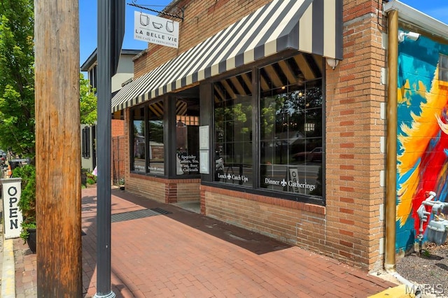 1219 N 4th St, Saint Charles, MO 63301