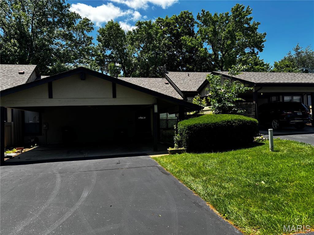 11021 Thousand Oaks Dr, Saint Louis, MO 63136 - photo 1