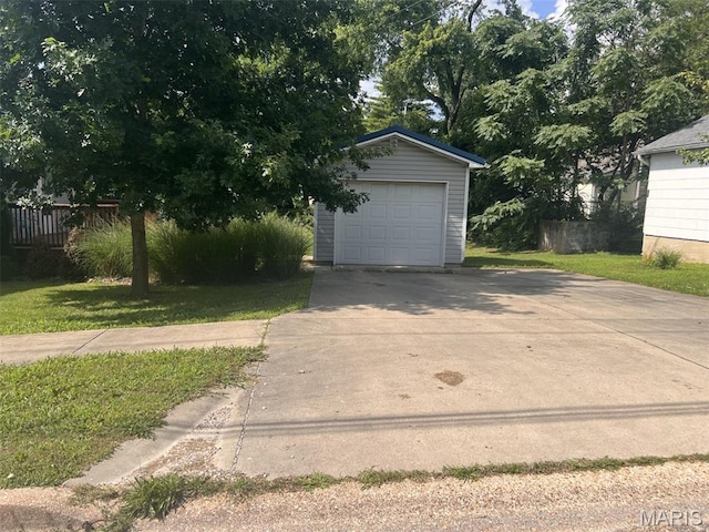 315 E N St, Saint Clair, MO 63077 - detached garage with driveway