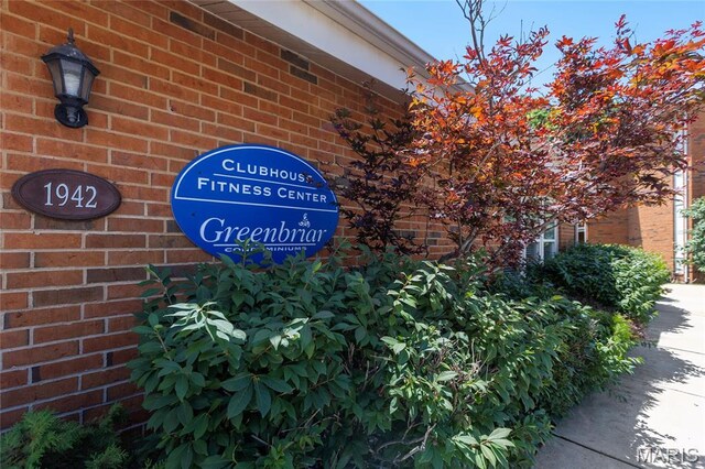 1943 Greenpoint Dr Unit 302, Kirkwood, MO 63122 - view of community / neighborhood sign
