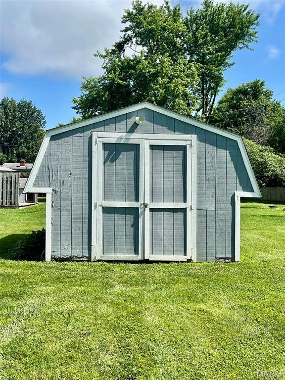 12 Dee, Moro, IL 62067 - view of shed
