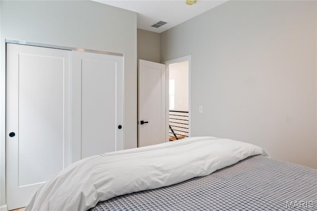 6297 Magnolia Ave, Saint Louis, MO 63139 - bedroom with a closet