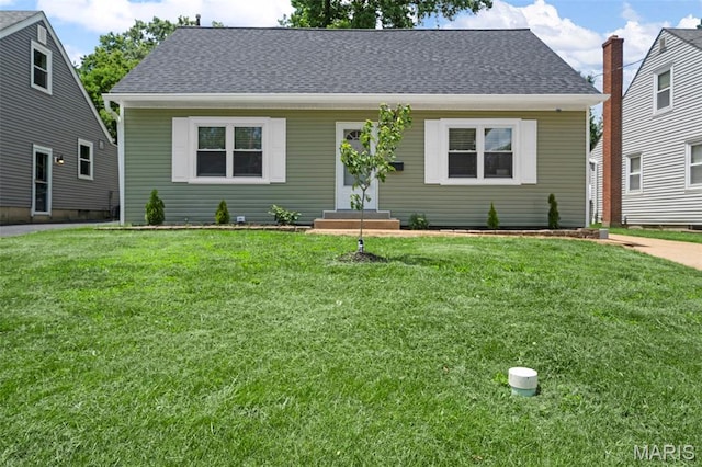 841 N Geyer Rd, Kirkwood, MO 63122 - bungalow-style home with a front lawn, a shingled roof, and entry steps