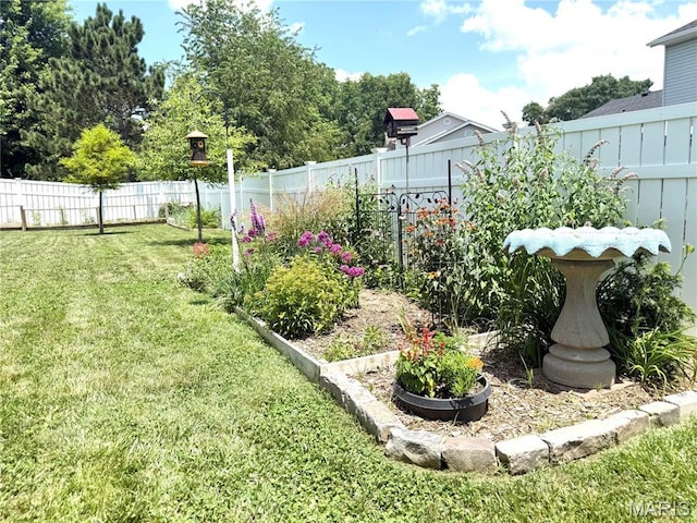 18 Sandstone Ct, Troy, IL 62294 - view of fenced backyard