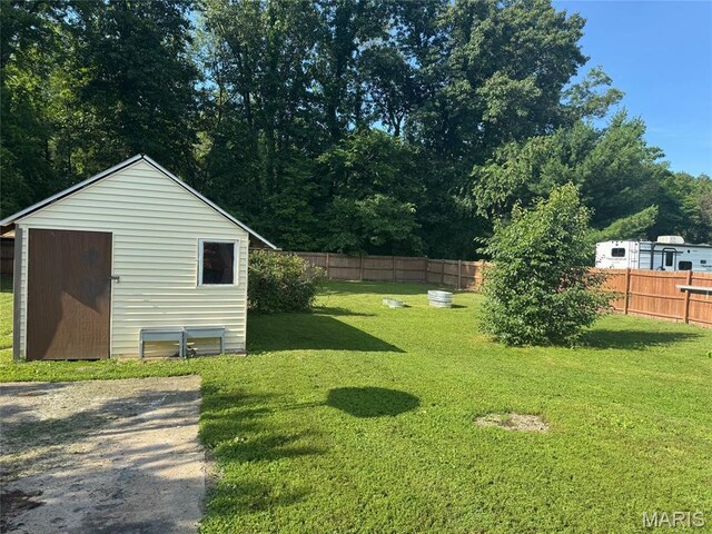 1516 W Main St, Vandalia, IL 62471 - fenced backyard with a shed