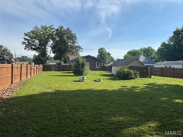 1516 W Main St, Vandalia, IL 62471 - view of fenced backyard