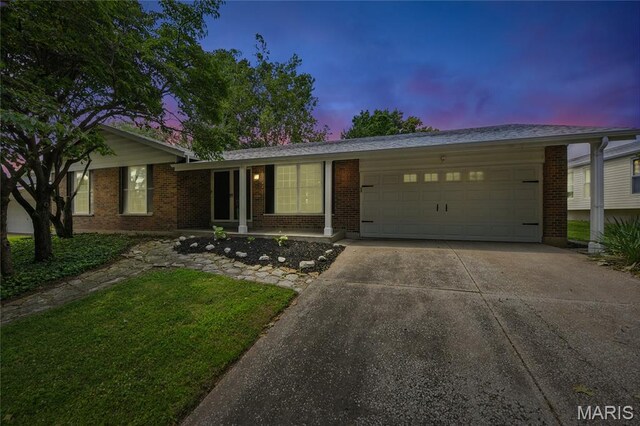 3647 Argonne Forest Dr, Florissant, MO 63034