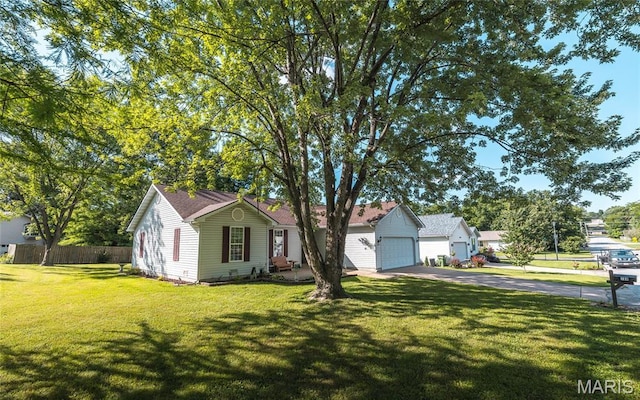 708 Chestnut Dr, Rolla, MO 65401 - ranch-style home featuring driveway