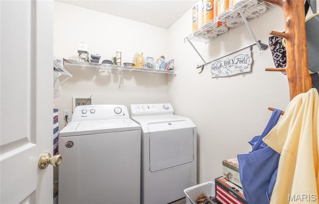 708 Chestnut Dr, Rolla, MO 65401 - laundry room featuring washing machine and dryer