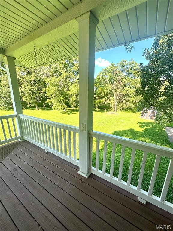701 Alvarado, Belle, MO 65013 - deck with a lawn