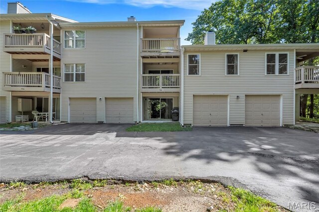 502 Oak Ridge Trails Ct, Ballwin, MO 63021