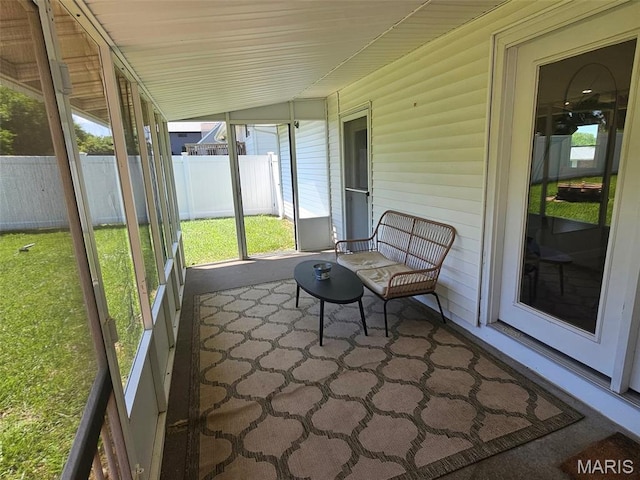 23 Hamlin Heights Dr, Hannibal, MO 63401 - unfurnished sunroom featuring vaulted ceiling