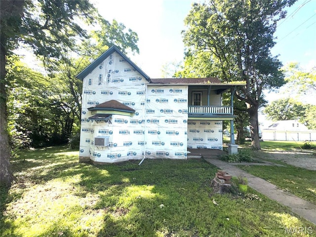 1112 Center St, Bismarck, MO 63624 - view of front facade with a front yard