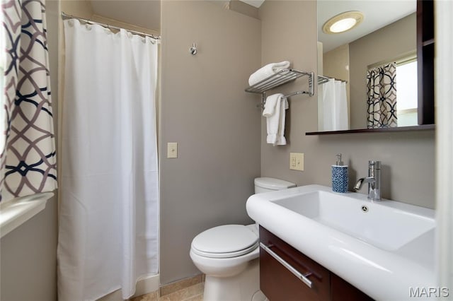 13011 Ambois Dr, Saint Louis, MO 63141 - full bathroom featuring vanity and curtained shower