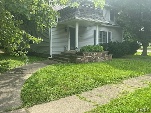 211 Edgar St, Gillespie, IL 62033 - view of front of house with a front yard and a shingled roof
