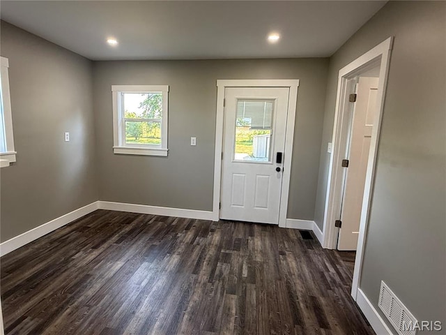 6596 County Road 263, Hannibal, MO 63401 - foyer entrance with dark wood finished floors and recessed lighting