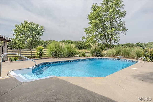 16930 Grace Rd, Lebanon, MO 65536 - view of swimming pool with a patio area