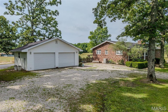 16930 Grace Rd, Lebanon, MO 65536 - view of detached garage